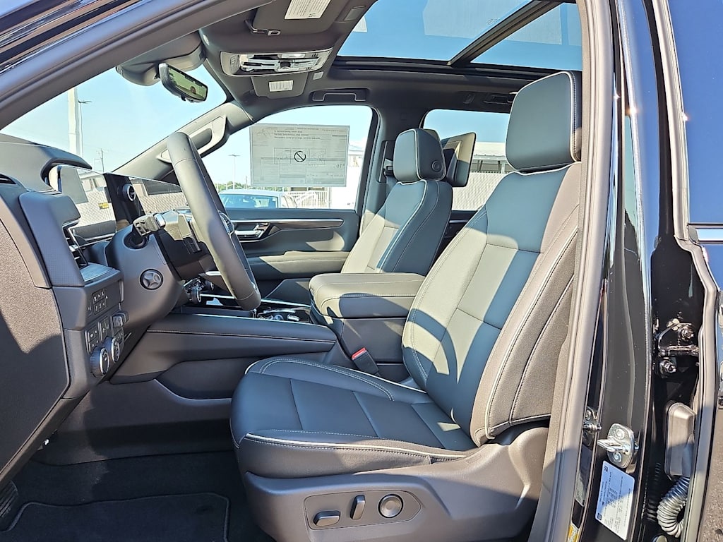 Thumbnail: 2026 Chevrolet Suburban - 8