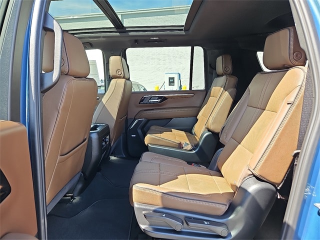 Thumbnail: 2025 Chevrolet Suburban - 10