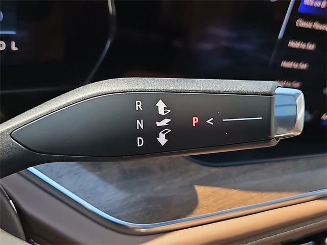 Thumbnail: 2025 Chevrolet Suburban - 19