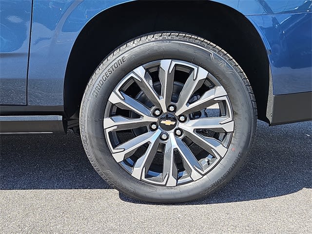 Thumbnail: 2025 Chevrolet Suburban - 7