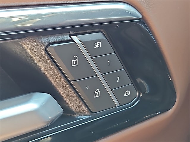 Thumbnail: 2025 Chevrolet Suburban - 24