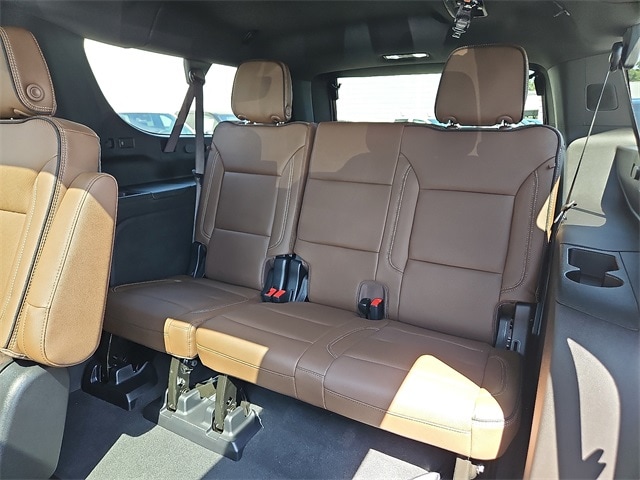 Thumbnail: 2025 Chevrolet Suburban - 16