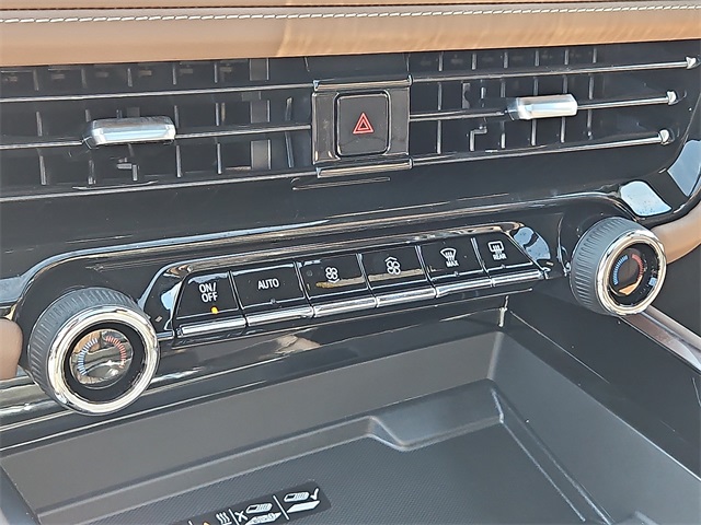 Thumbnail: 2025 Chevrolet Suburban - 20