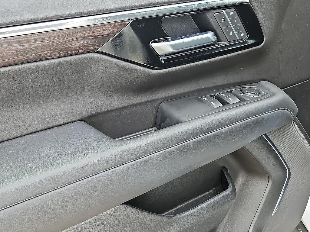 Thumbnail: 2025 Chevrolet Tahoe - 33