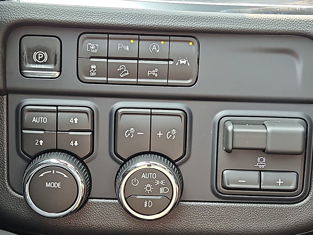 Thumbnail: 2026 Chevrolet Tahoe - 24
