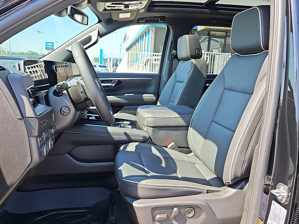 Thumbnail: 2026 Chevrolet Tahoe - 9