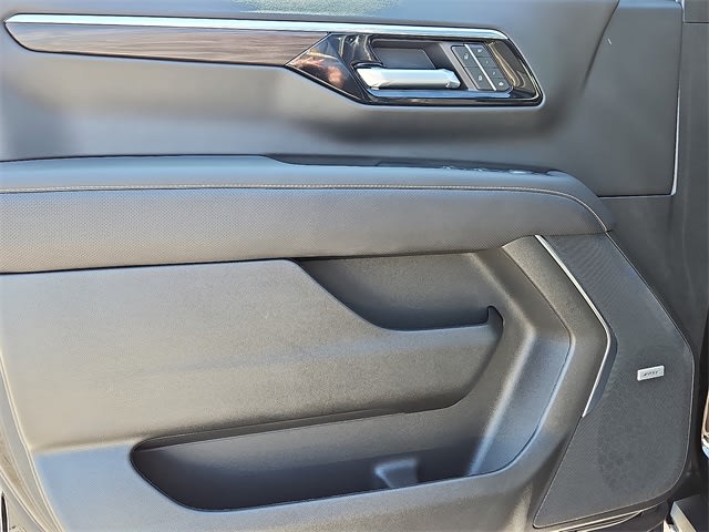 Thumbnail: 2025 Chevrolet Tahoe - 16