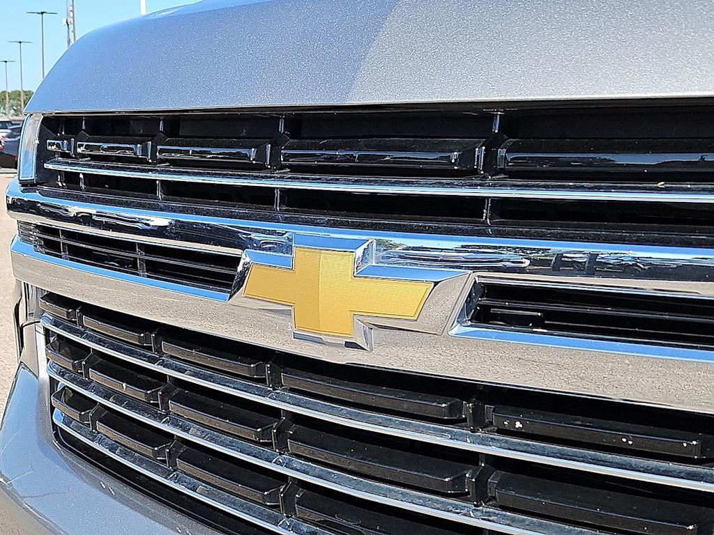 Thumbnail: 2024 Chevrolet Suburban - 38