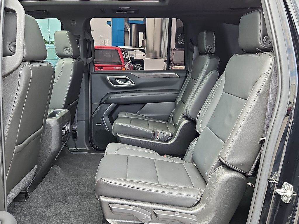 Thumbnail: 2021 Chevrolet Suburban - 36