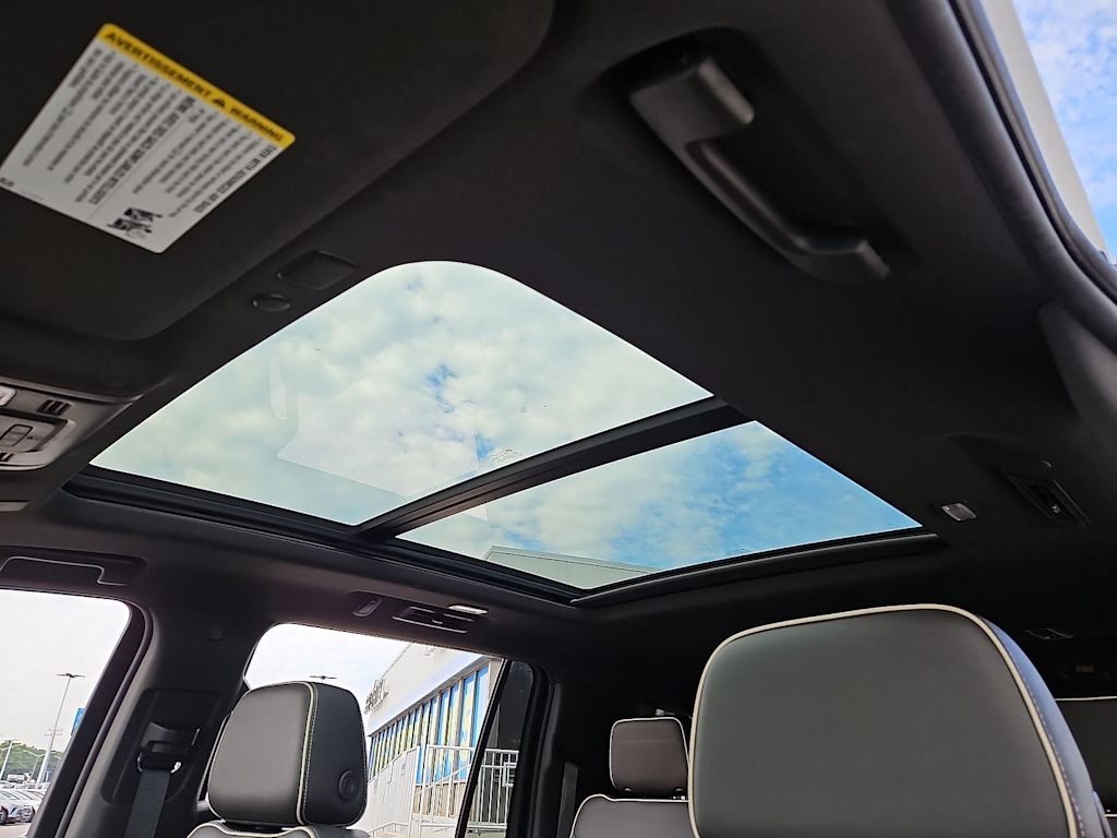 Thumbnail: 2021 Chevrolet Suburban - 32
