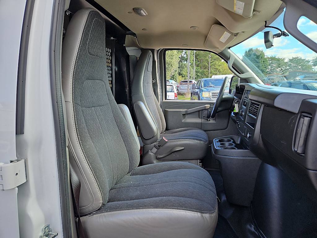Thumbnail: 2025 GMC Savana - 10