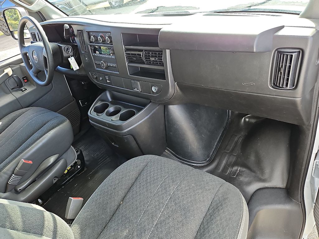 Thumbnail: 2025 GMC Savana - 33