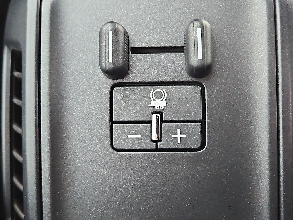 Thumbnail: 2024 Chevrolet  - 19