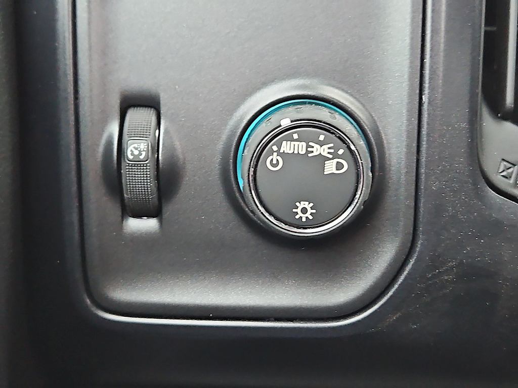 Thumbnail: 2024 Chevrolet  - 18