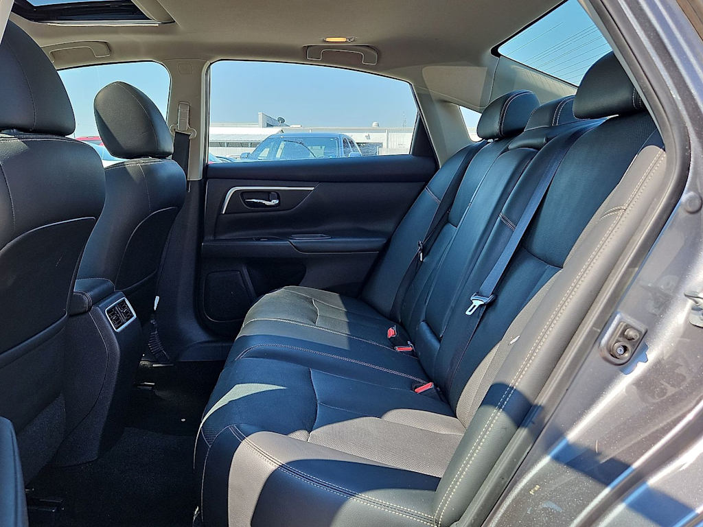 Thumbnail: 2016 Nissan Altima - 36
