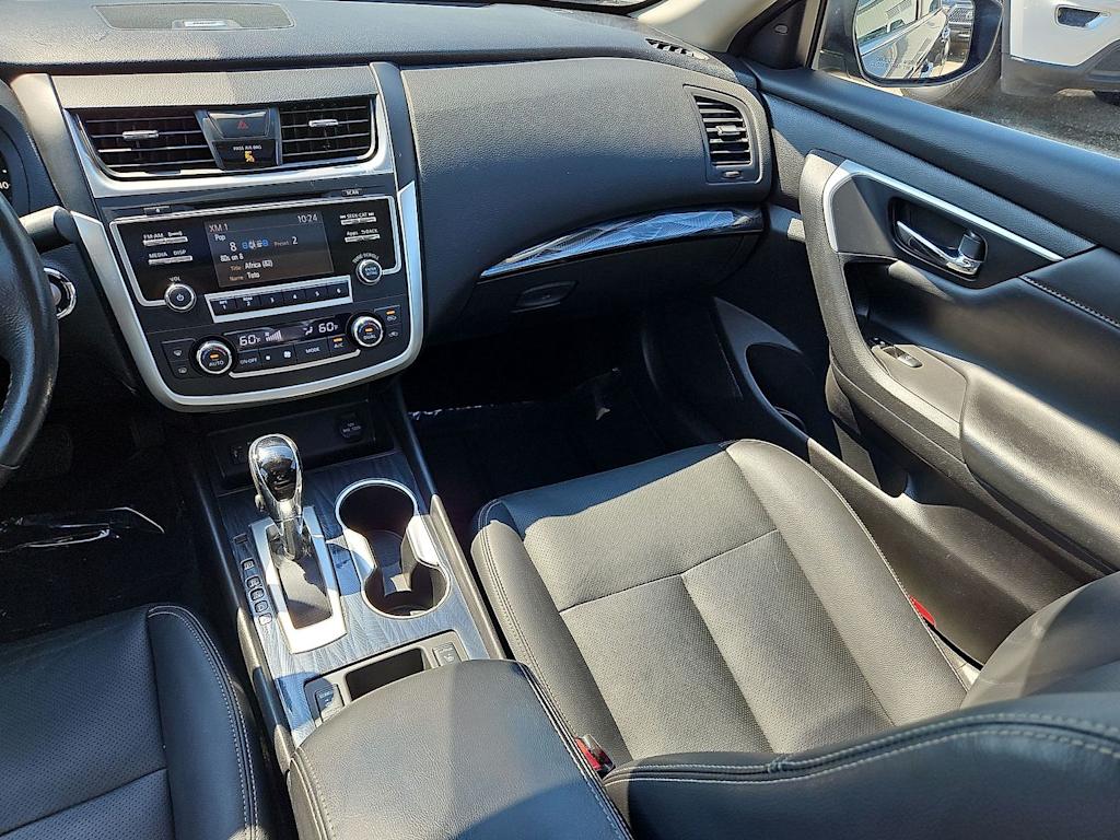 Thumbnail: 2016 Nissan Altima - 12