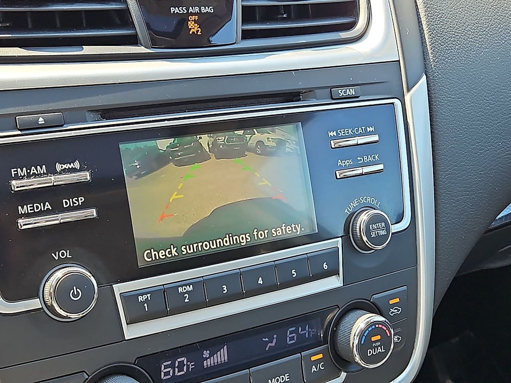 Thumbnail: 2016 Nissan Altima - 28