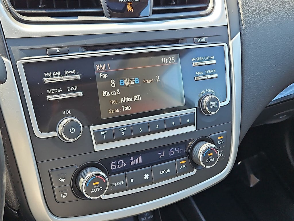 Thumbnail: 2016 Nissan Altima - 14