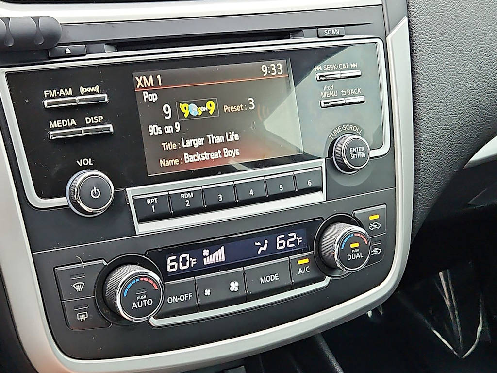 Thumbnail: 2017 Nissan Altima - 15