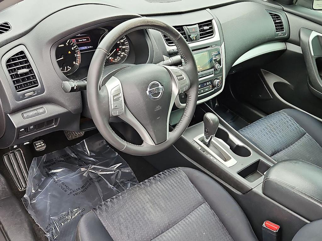Thumbnail: 2017 Nissan Altima - 13