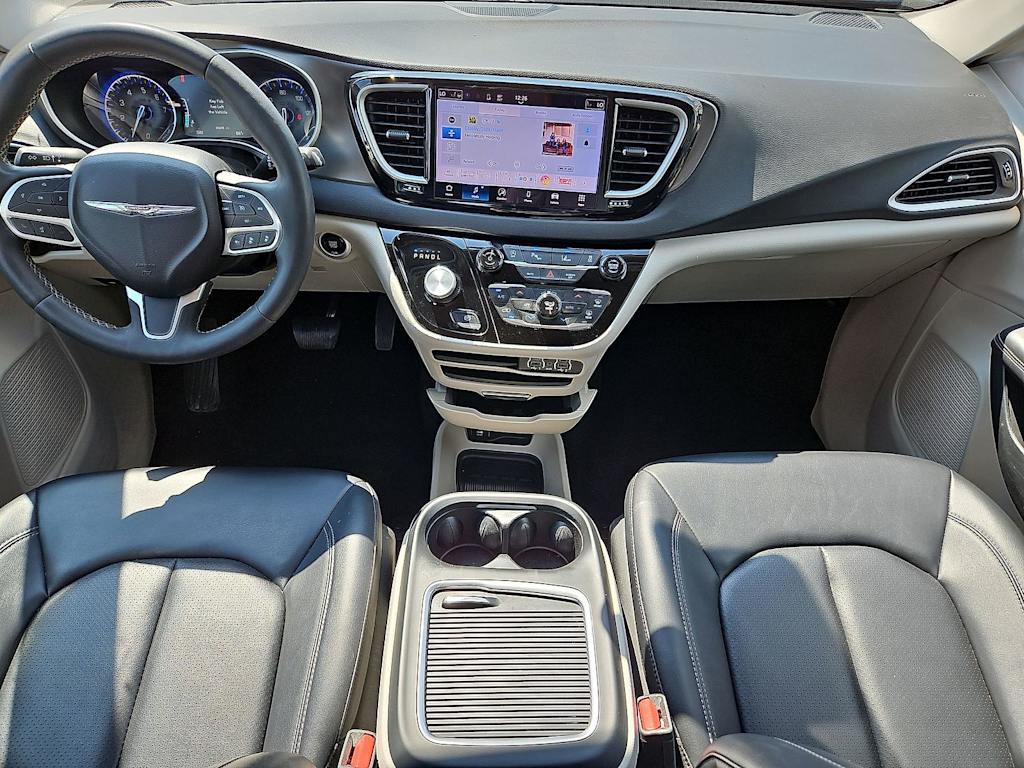 Thumbnail: 2024 Chrysler Pacifica - 8