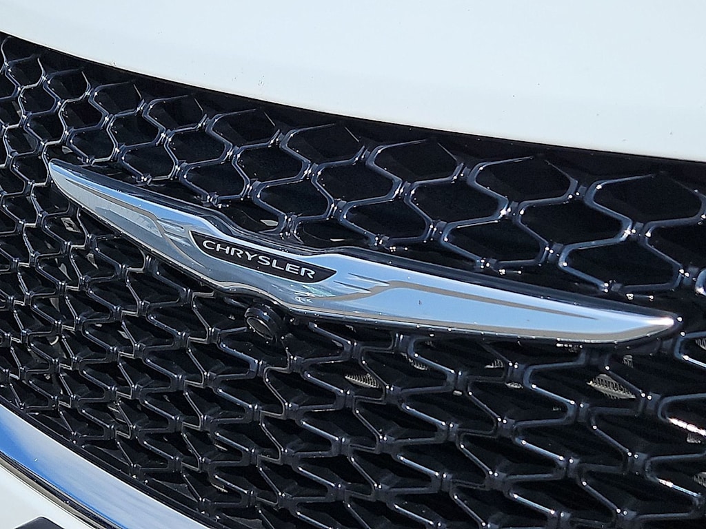 Thumbnail: 2024 Chrysler Pacifica - 6