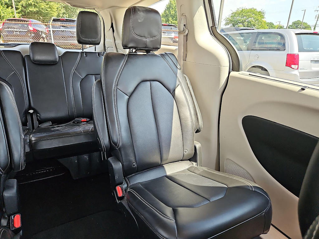 Thumbnail: 2024 Chrysler Pacifica - 25