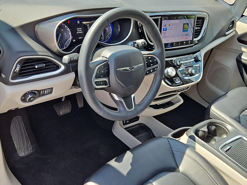 Thumbnail: 2024 Chrysler Pacifica - 12