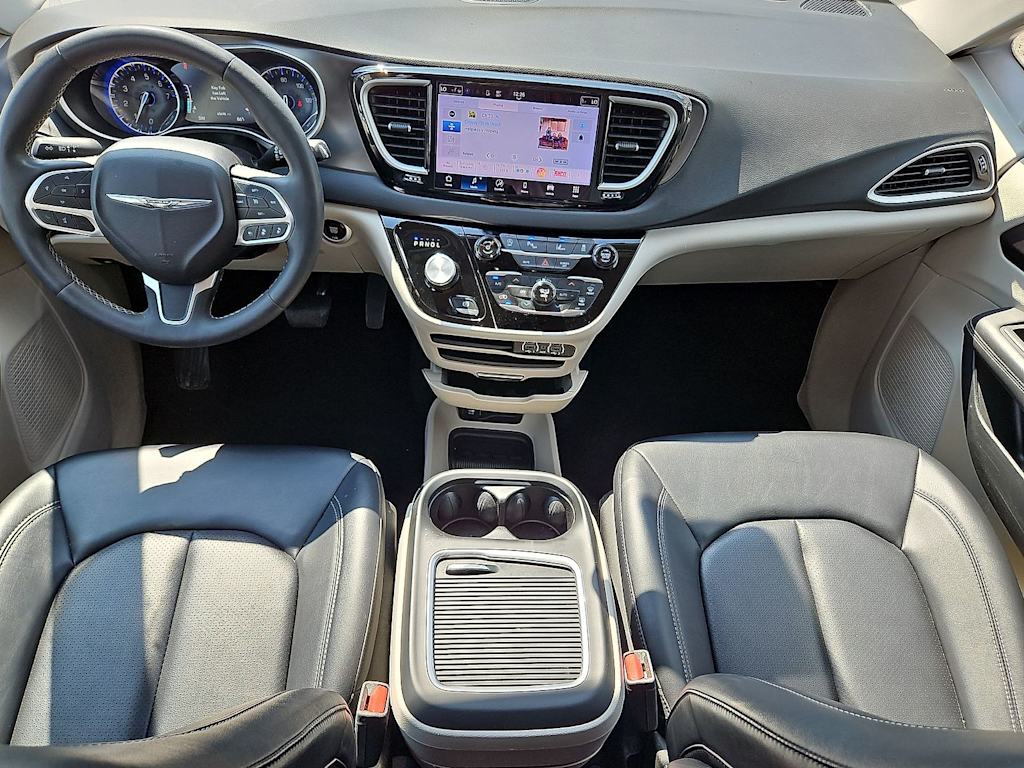Thumbnail: 2024 Chrysler Pacifica - 13