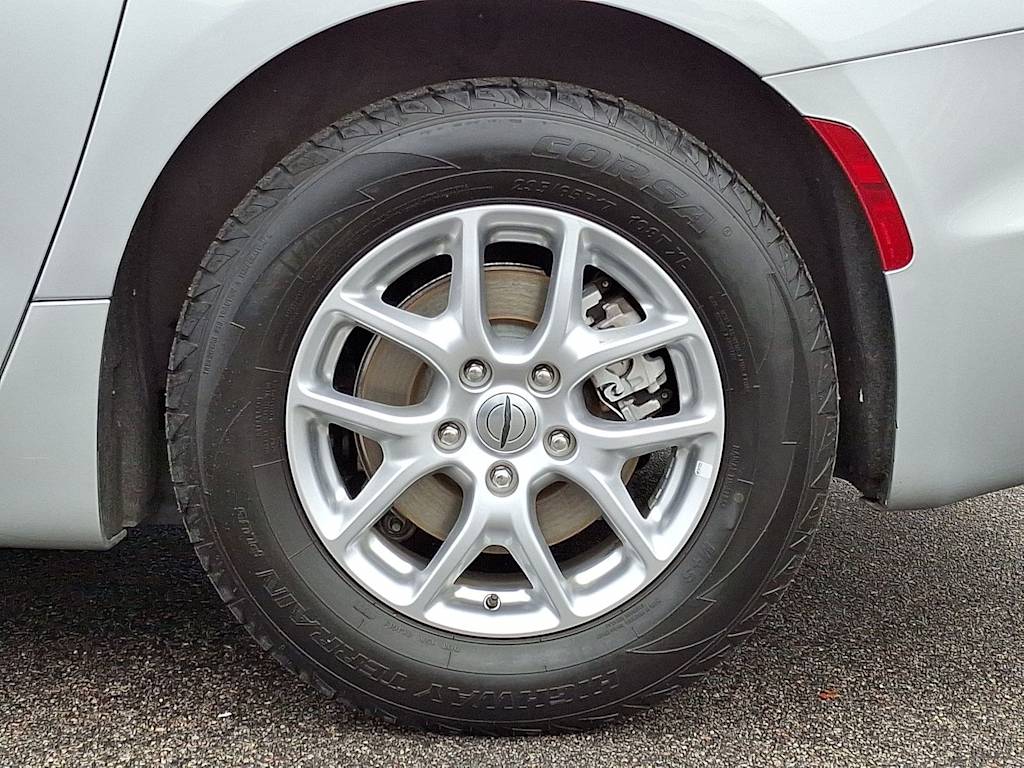 Thumbnail: 2023 Chrysler Pacifica - 7