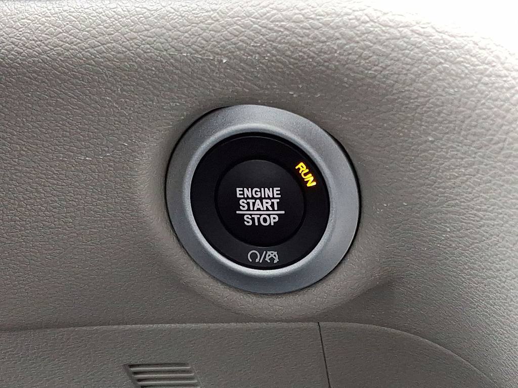 Thumbnail: 2023 Chrysler Pacifica - 26