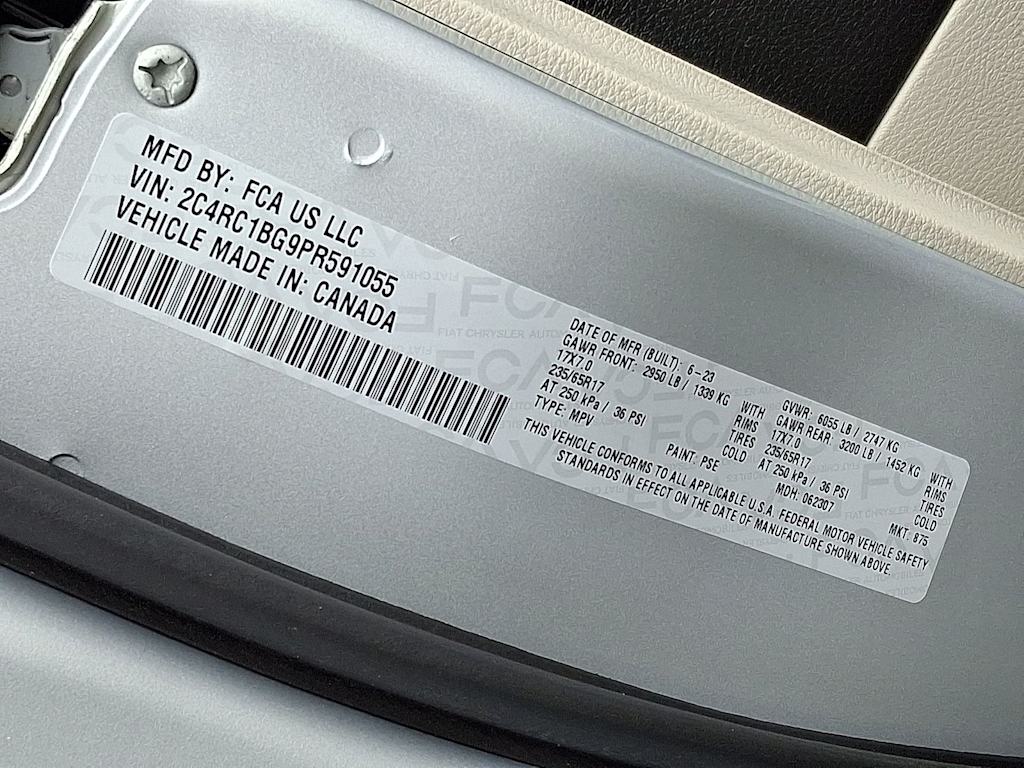 Thumbnail: 2023 Chrysler Pacifica - 16