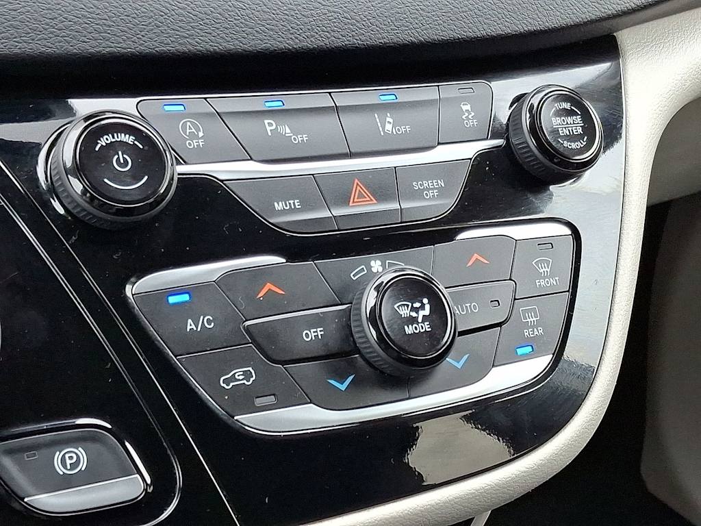 Thumbnail: 2023 Chrysler Pacifica - 27