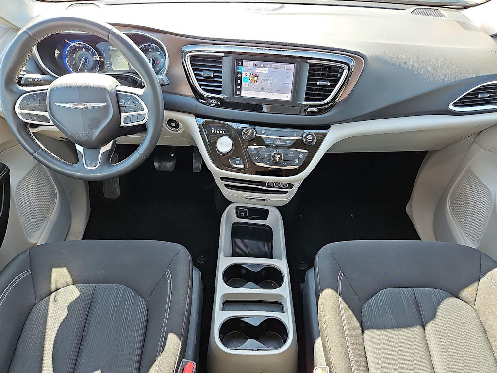 Thumbnail: 2024 Chrysler Voyager - 9
