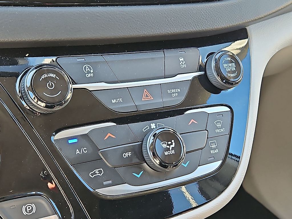 Thumbnail: 2024 Chrysler Voyager - 29