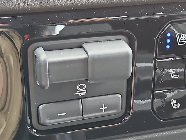 Thumbnail: 2025 Chevrolet Silverado 2500 - 18