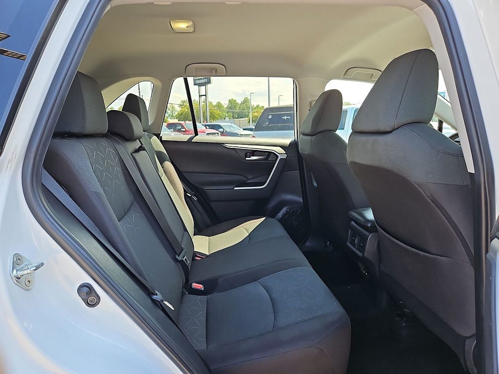 Thumbnail: 2024 Toyota RAV4 - 34