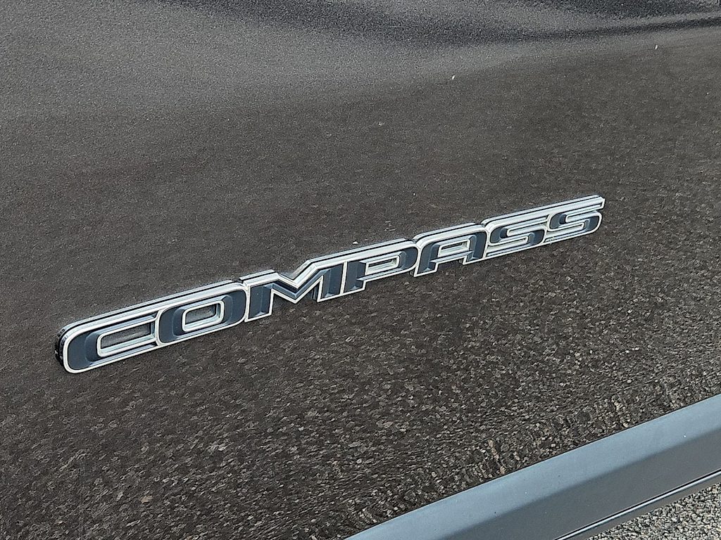 Thumbnail: 2018 Jeep Compass - 38