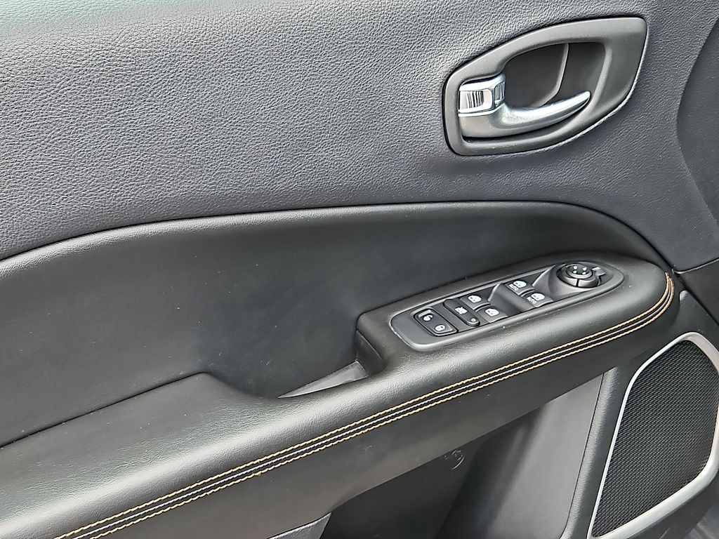 Thumbnail: 2018 Jeep Compass - 34
