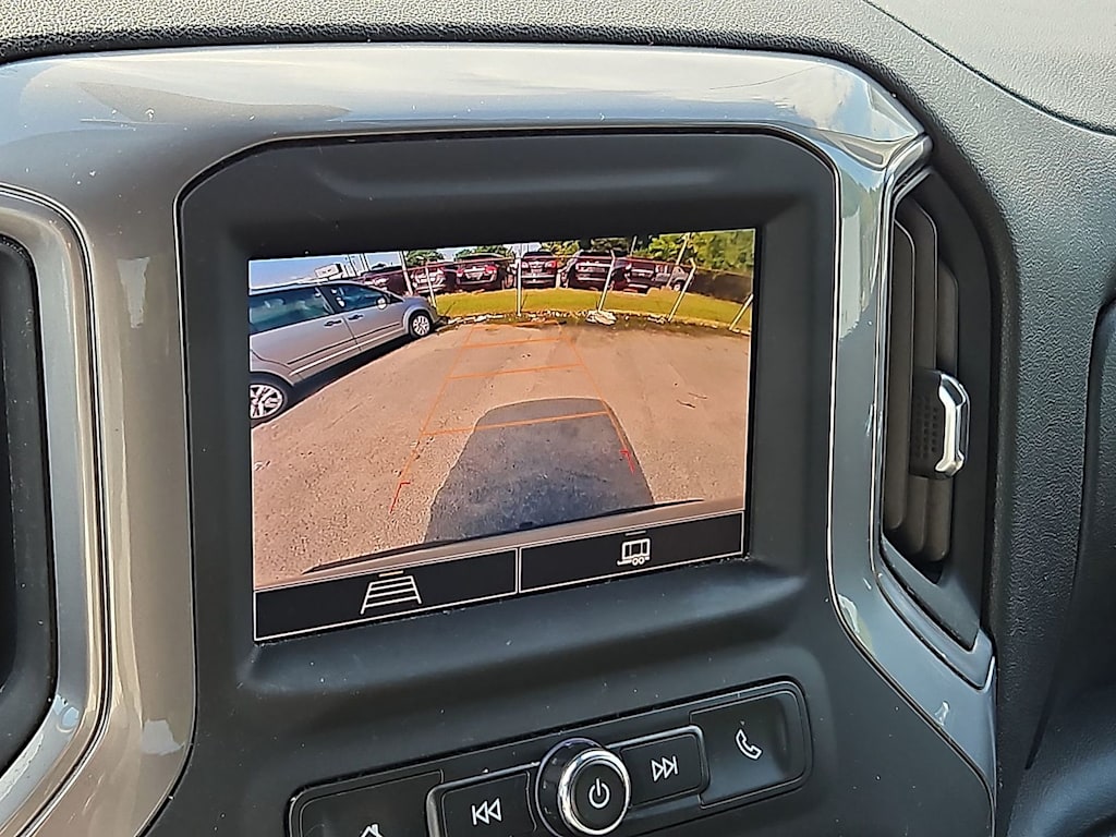 Thumbnail: 2022 Chevrolet Silverado 1500 - 26