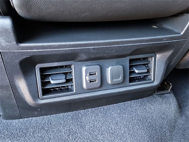 Thumbnail: 2021 Chevrolet Silverado 1500 - 32