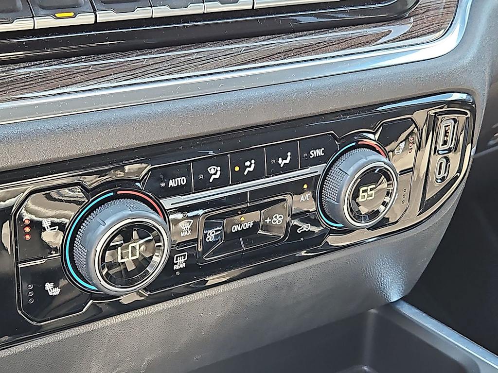 Thumbnail: 2022 Chevrolet Silverado 1500 - 30