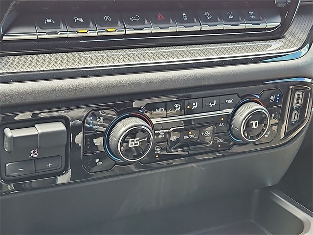 Thumbnail: 2024 Chevrolet Silverado 1500 - 32