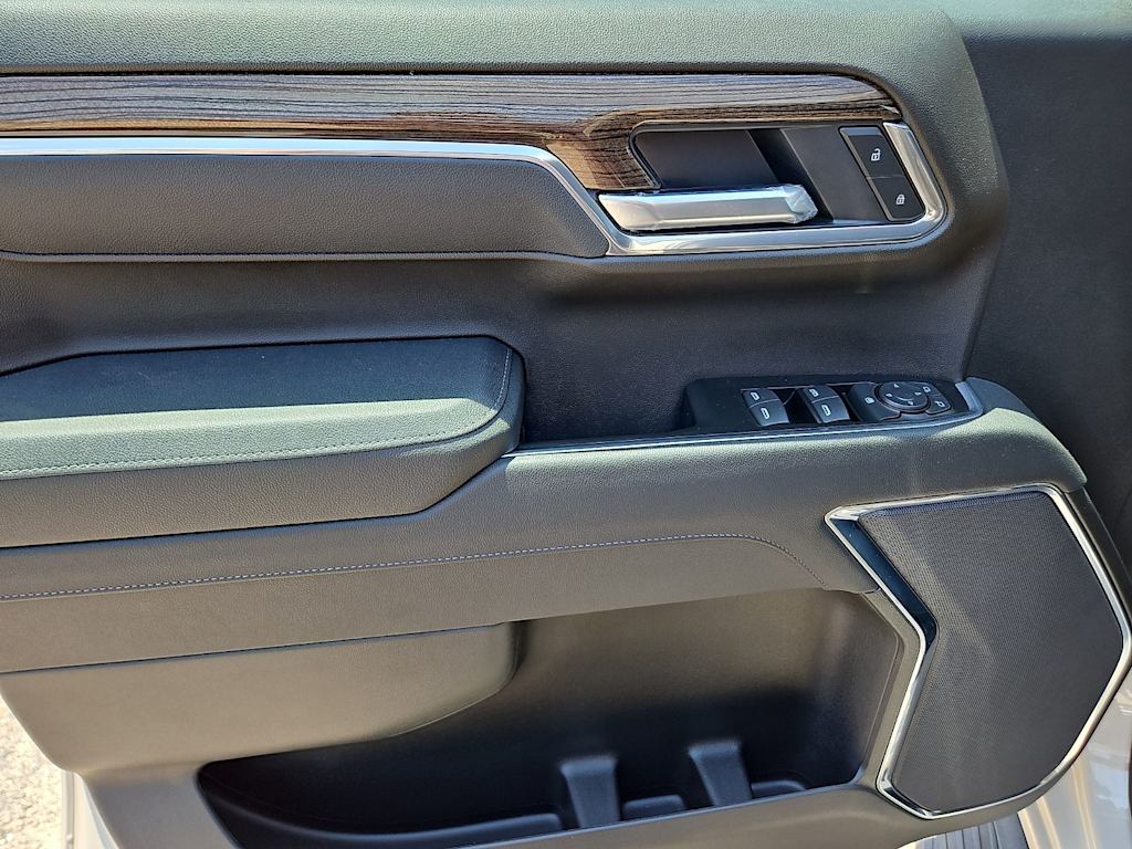 Thumbnail: 2026 Chevrolet Silverado 1500 - 15