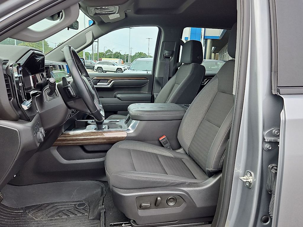 Thumbnail: 2025 Chevrolet Silverado 1500 - 9