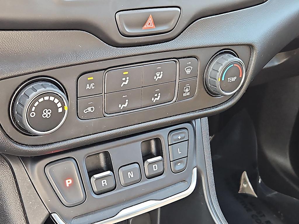 Thumbnail: 2020 GMC Terrain - 31