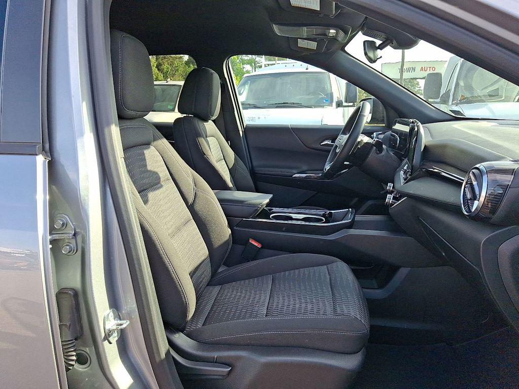 Thumbnail: 2025 Chevrolet Equinox - 10