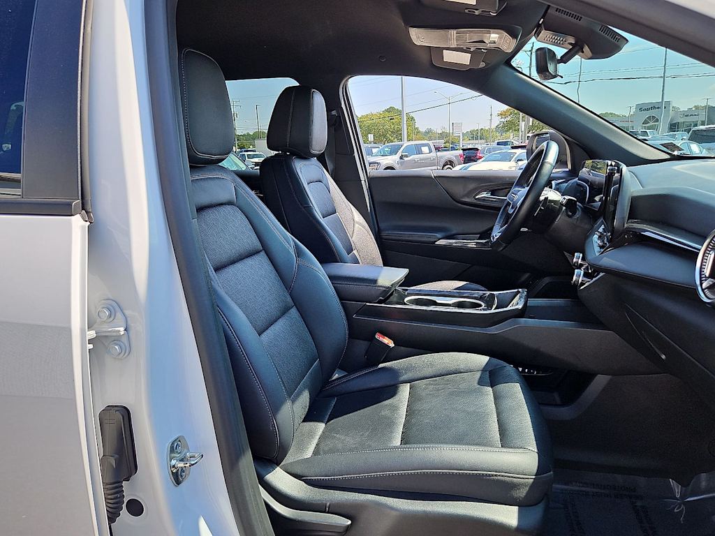 Thumbnail: 2025 Chevrolet Equinox - 10