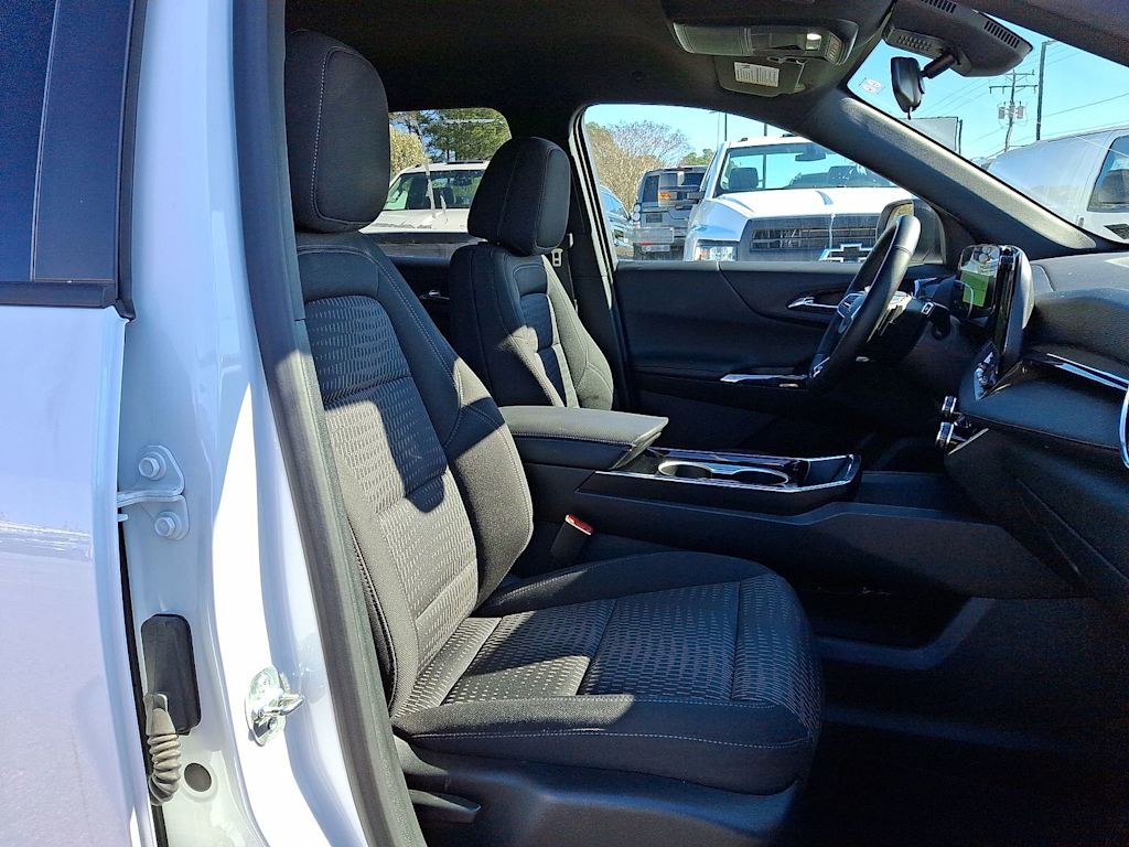 Thumbnail: 2025 Chevrolet Equinox - 9