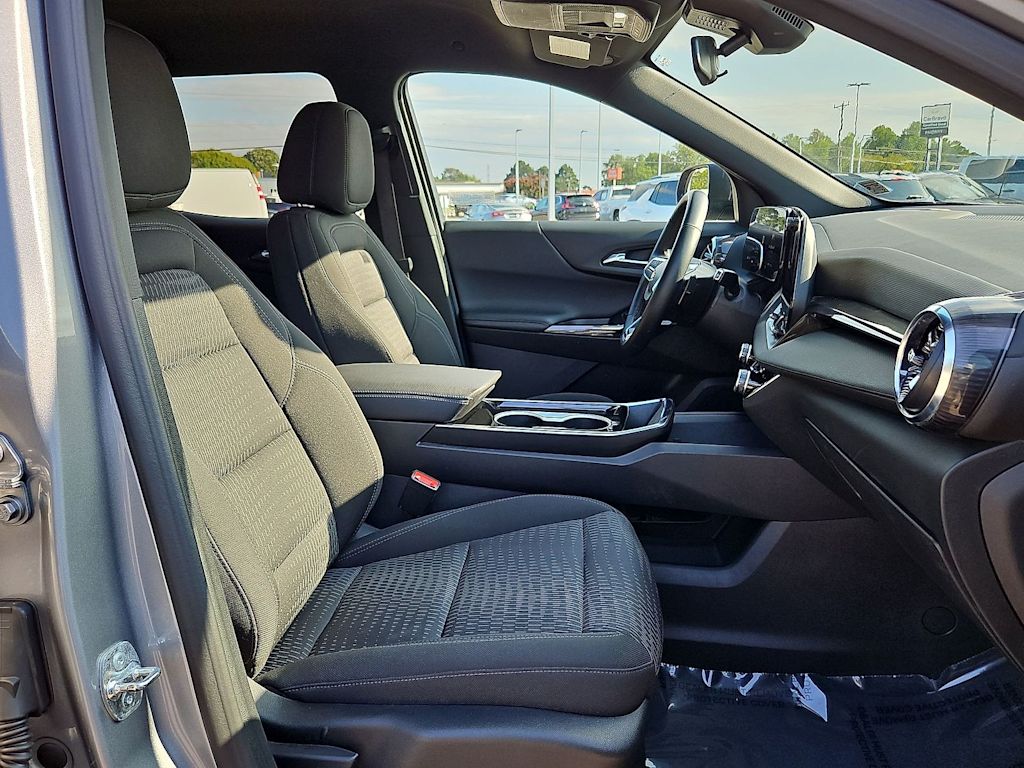 Thumbnail: 2025 Chevrolet Equinox - 10